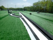 ライン際人工芝の貼り付け作業